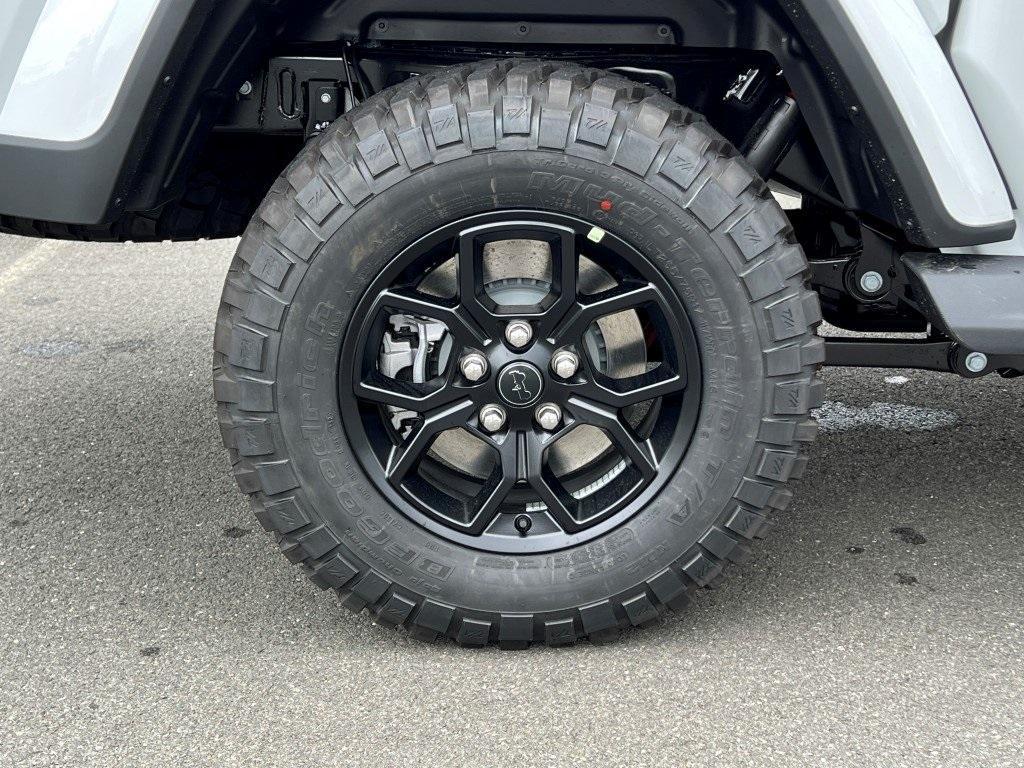 new 2025 Jeep Gladiator car, priced at $44,036