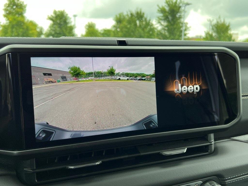 new 2025 Jeep Gladiator car, priced at $44,036