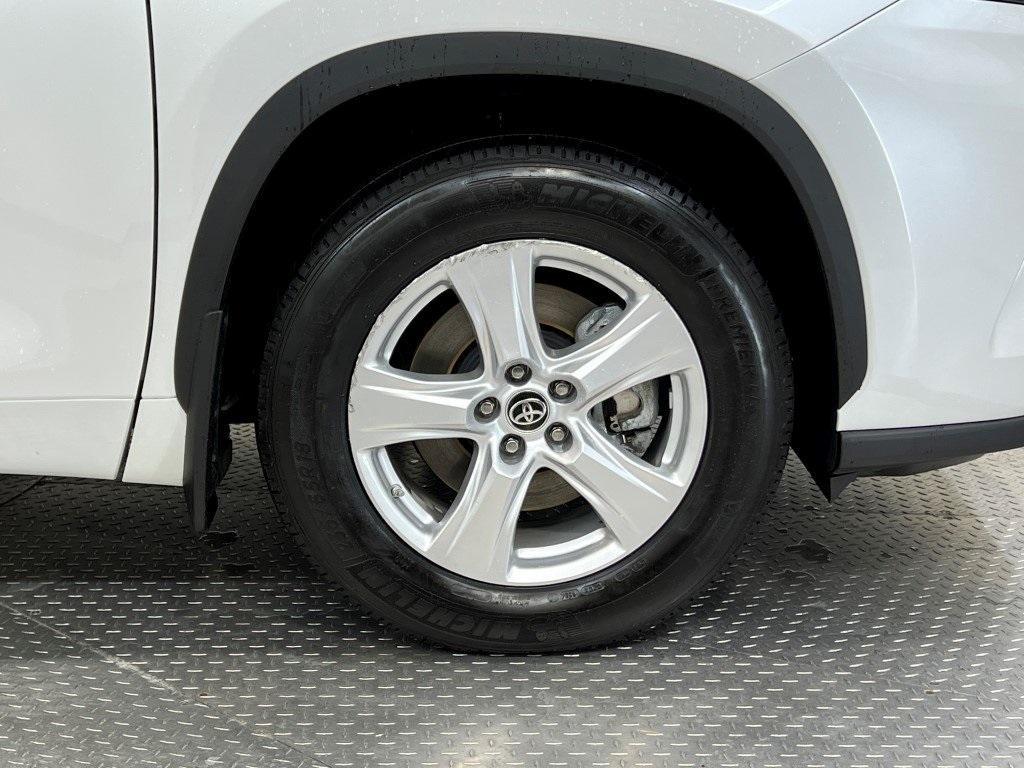 used 2024 Toyota Highlander car, priced at $36,700
