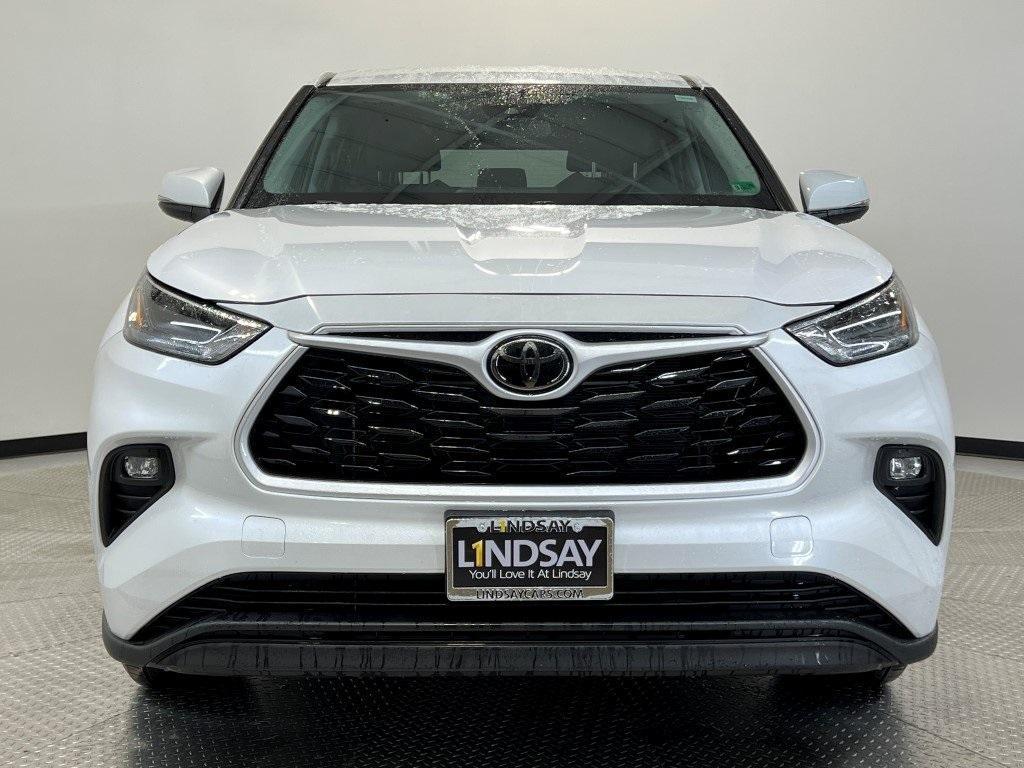 used 2024 Toyota Highlander car, priced at $36,700