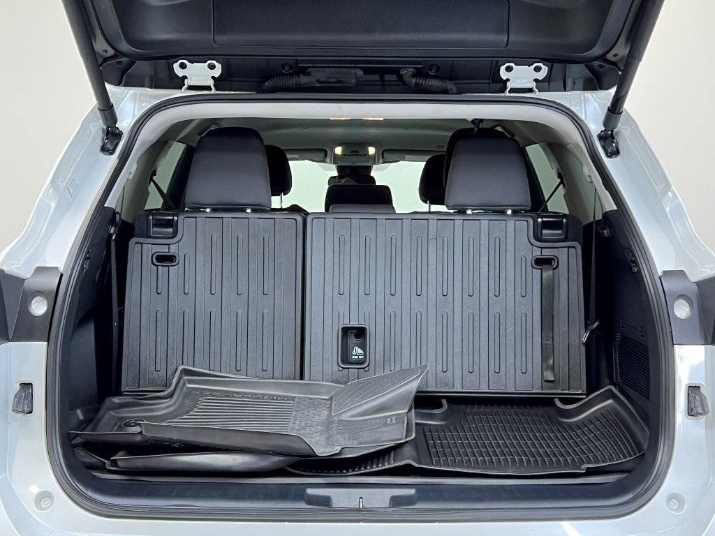 used 2024 Toyota Highlander car, priced at $36,700