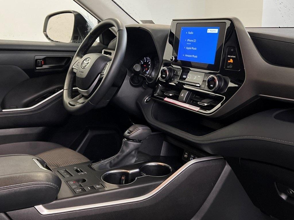 used 2024 Toyota Highlander car, priced at $36,700
