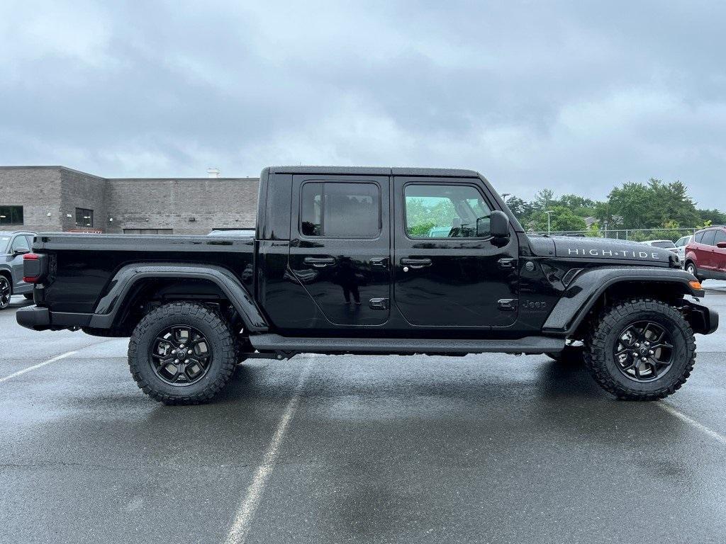 new 2025 Jeep Gladiator car, priced at $44,572