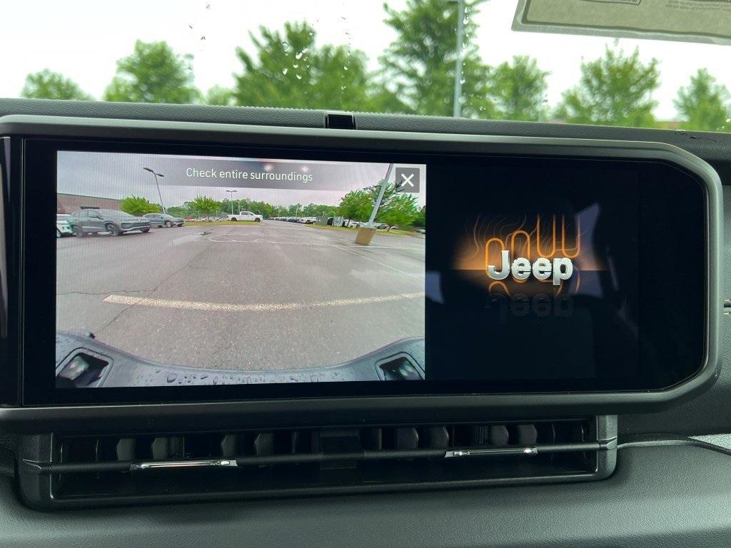 new 2025 Jeep Gladiator car, priced at $44,572
