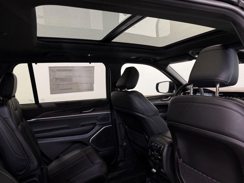 new 2025 Jeep Grand Cherokee L car, priced at $50,178