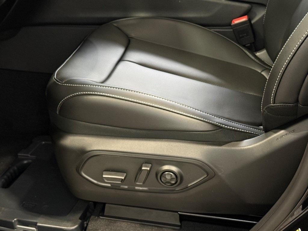 new 2025 Jeep Grand Cherokee L car, priced at $50,178