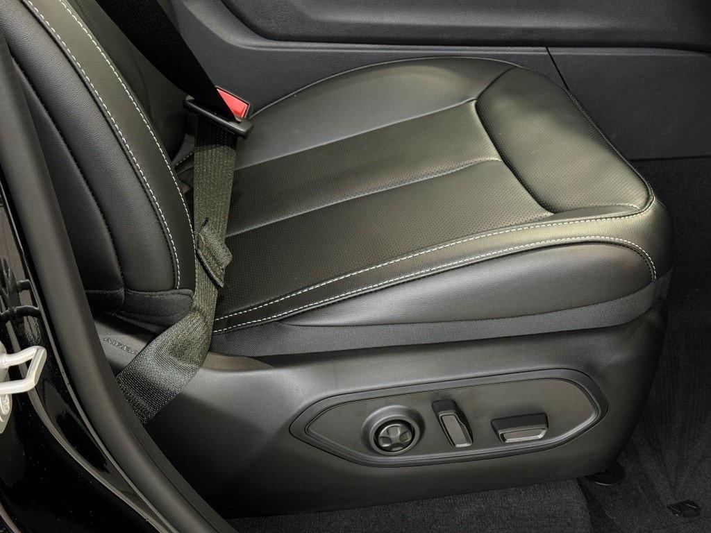 new 2025 Jeep Grand Cherokee L car, priced at $50,178