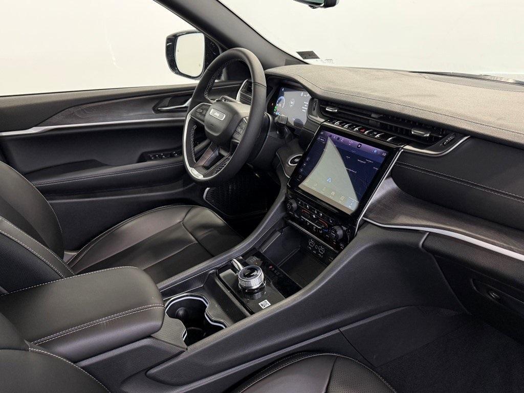 new 2025 Jeep Grand Cherokee L car, priced at $50,178