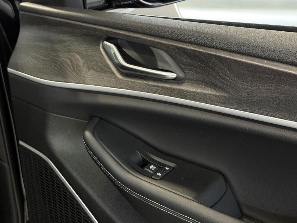 new 2025 Jeep Grand Cherokee L car, priced at $50,178