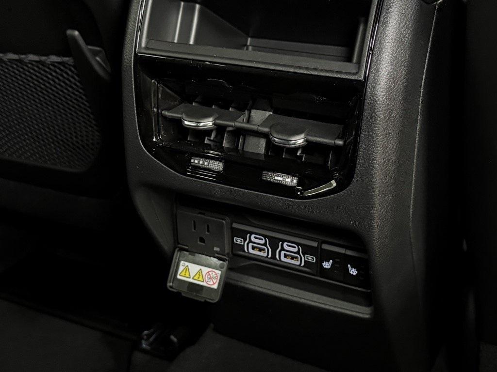 new 2025 Jeep Grand Cherokee car, priced at $47,676