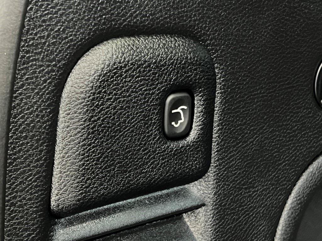 used 2021 Jeep Grand Cherokee car, priced at $29,900