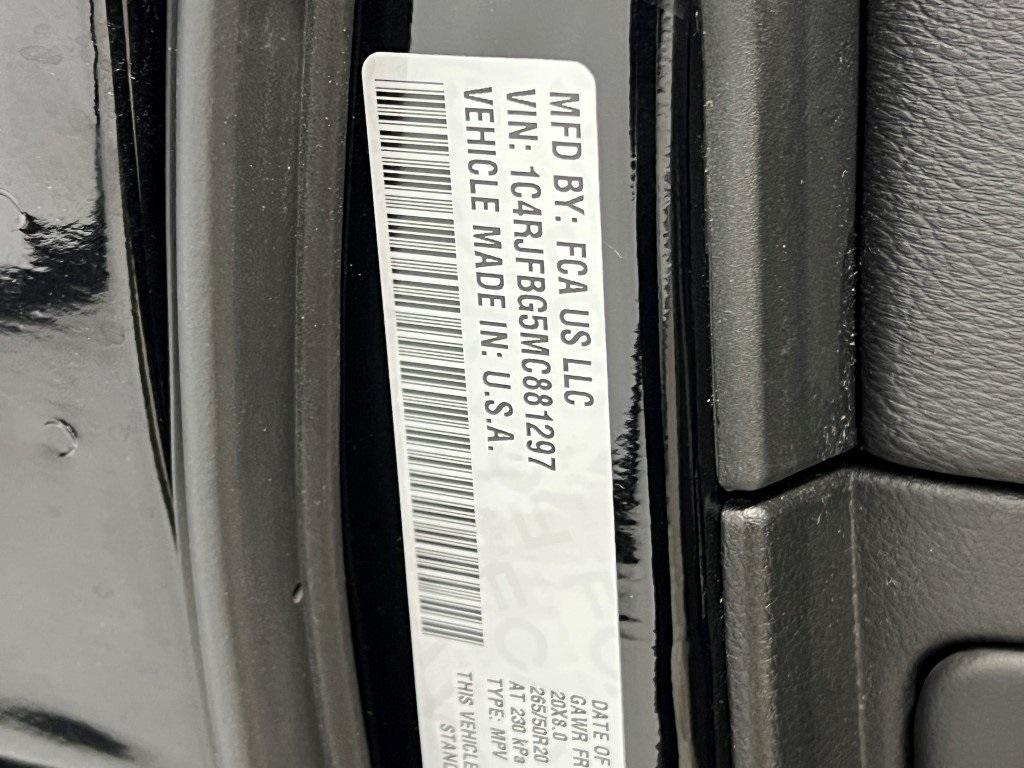 used 2021 Jeep Grand Cherokee car, priced at $32,500