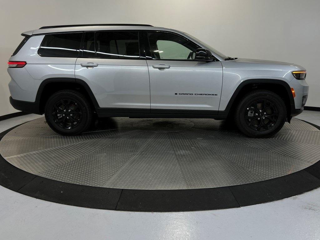 new 2024 Jeep Grand Cherokee L car, priced at $37,709