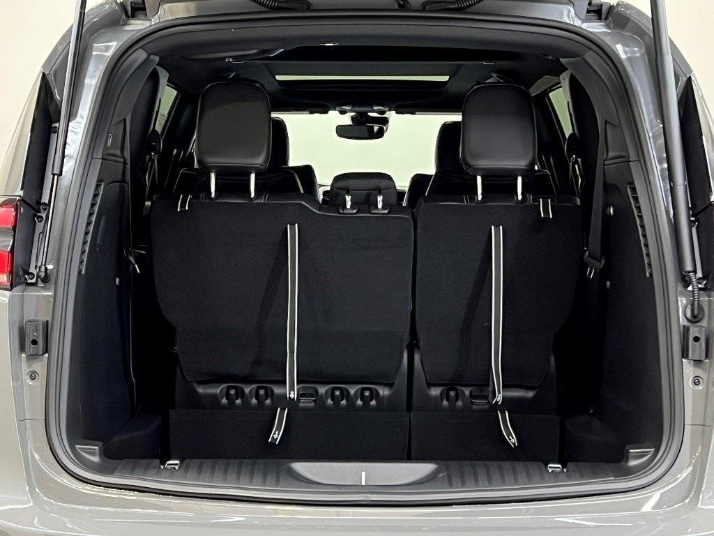 new 2025 Chrysler Pacifica car, priced at $42,577
