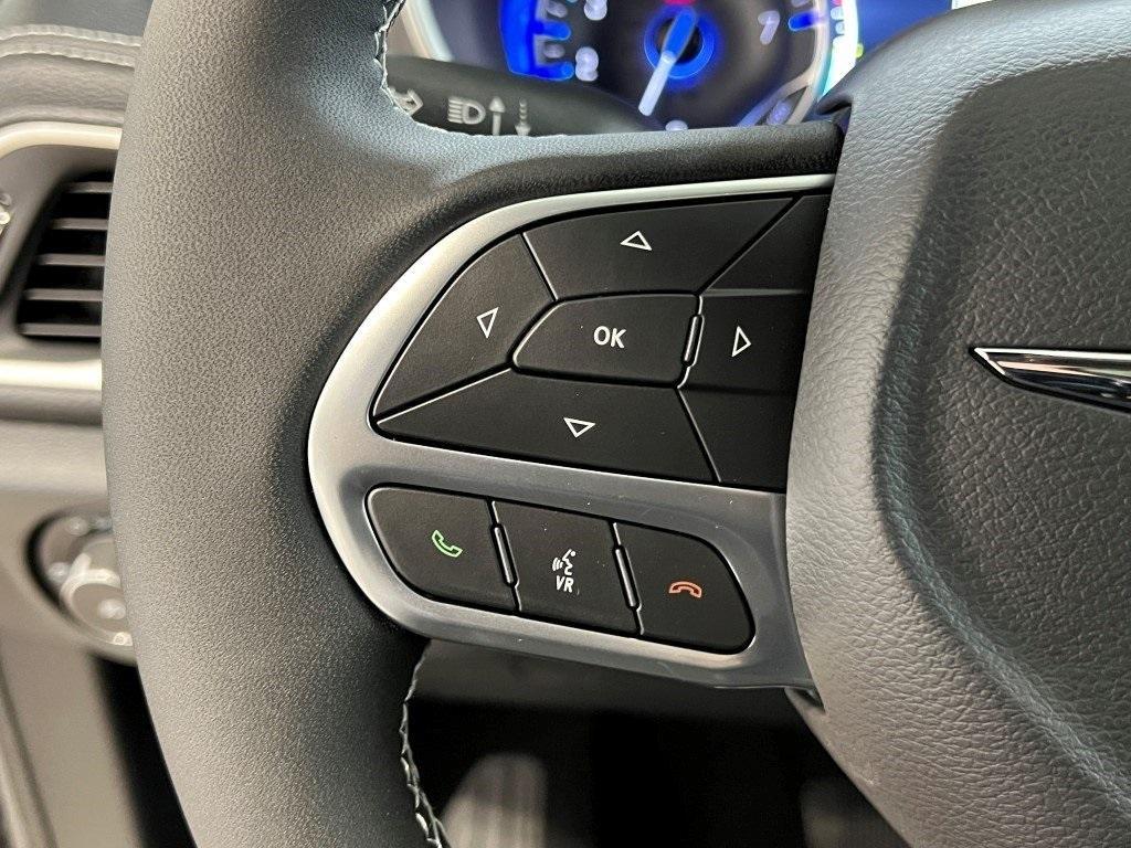 new 2025 Chrysler Pacifica car, priced at $42,577