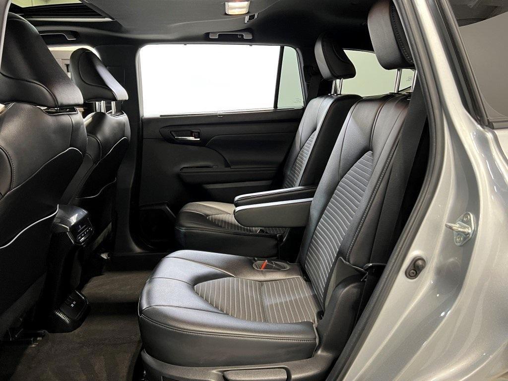 used 2023 Toyota Highlander car, priced at $40,700