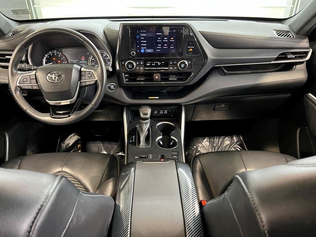 used 2023 Toyota Highlander car, priced at $40,700