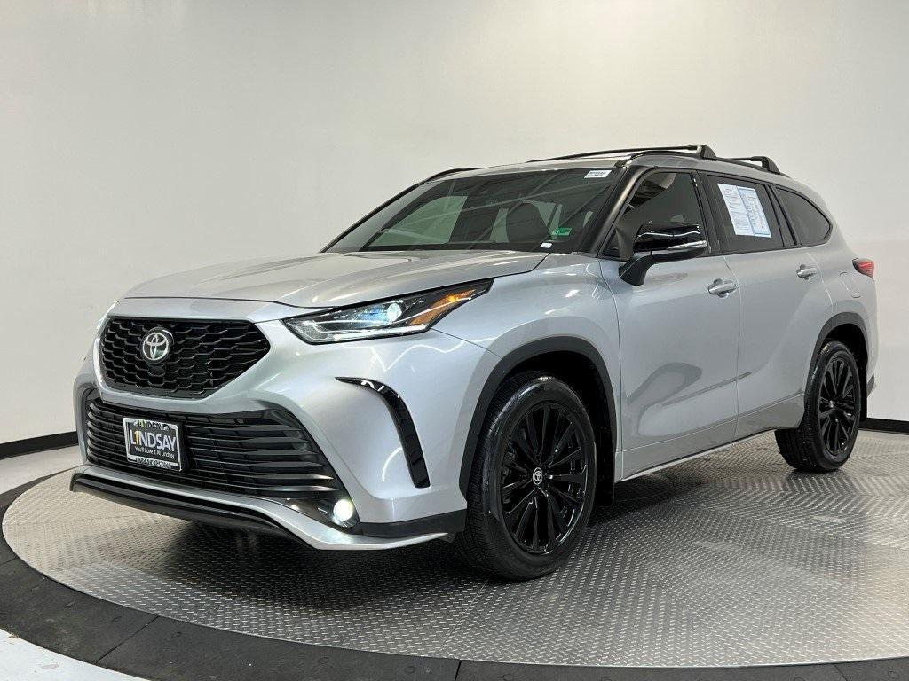 used 2023 Toyota Highlander car, priced at $40,700