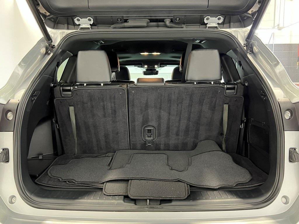 used 2023 Toyota Highlander car, priced at $40,700