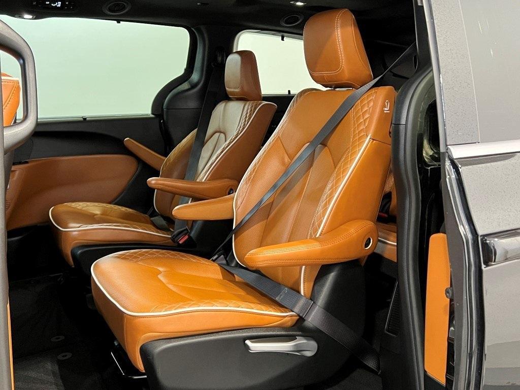 used 2024 Chrysler Pacifica car, priced at $44,800