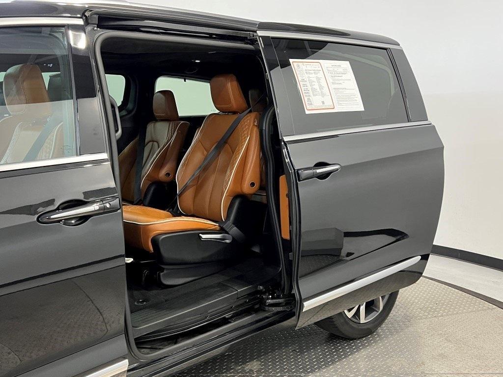 used 2024 Chrysler Pacifica car, priced at $44,800