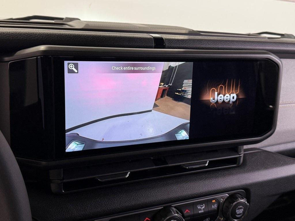 new 2025 Jeep Gladiator car, priced at $44,815