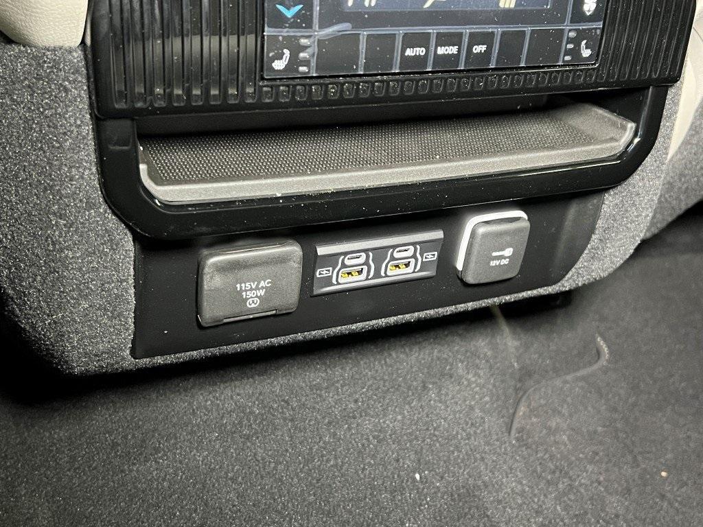 new 2025 Jeep Wagoneer L car, priced at $71,804