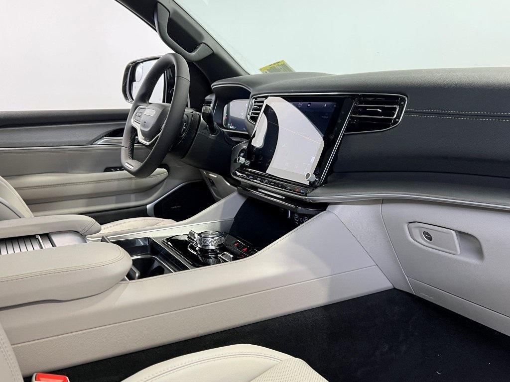 new 2025 Jeep Wagoneer L car, priced at $71,804