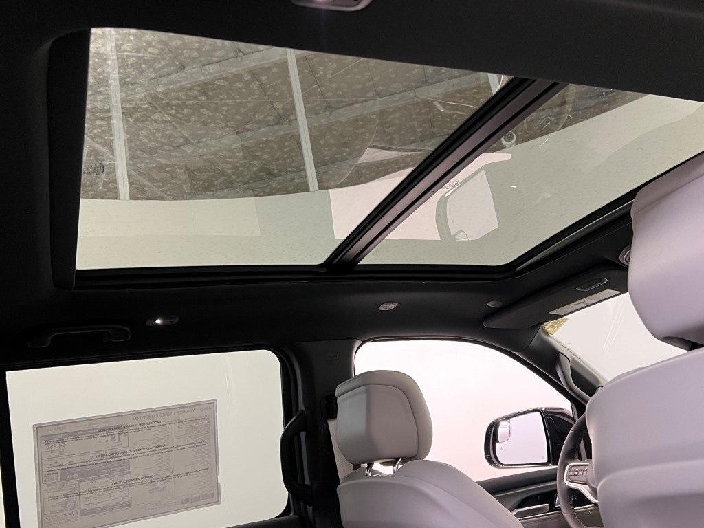 new 2025 Jeep Wagoneer L car, priced at $71,804