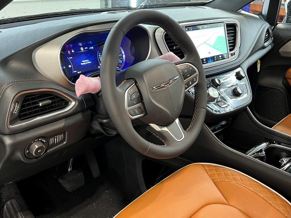 new 2025 Chrysler Pacifica Hybrid car, priced at $54,945