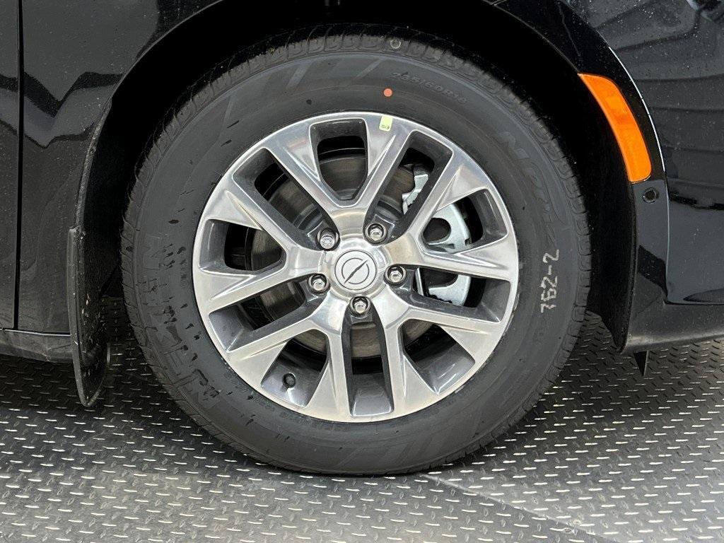 new 2025 Chrysler Pacifica Hybrid car, priced at $54,945