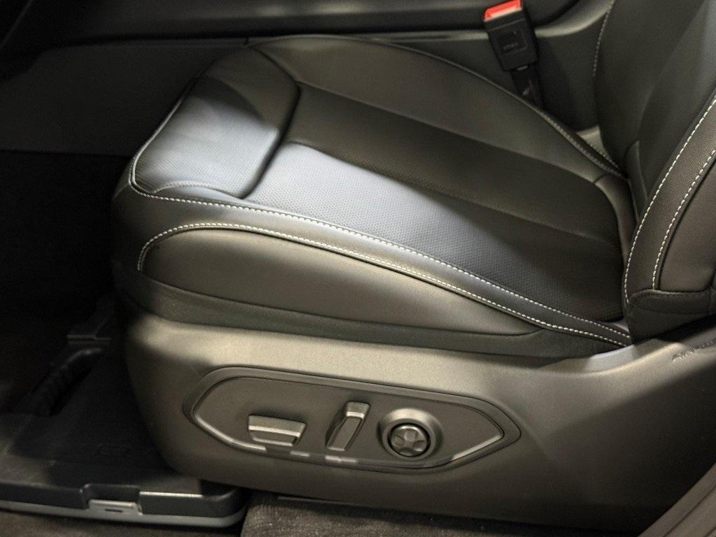 new 2025 Jeep Grand Cherokee L car, priced at $50,178