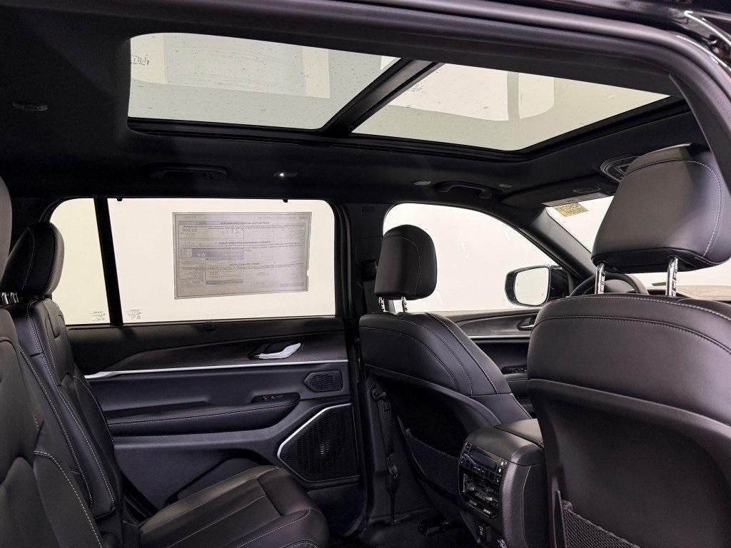 new 2025 Jeep Grand Cherokee L car, priced at $50,178