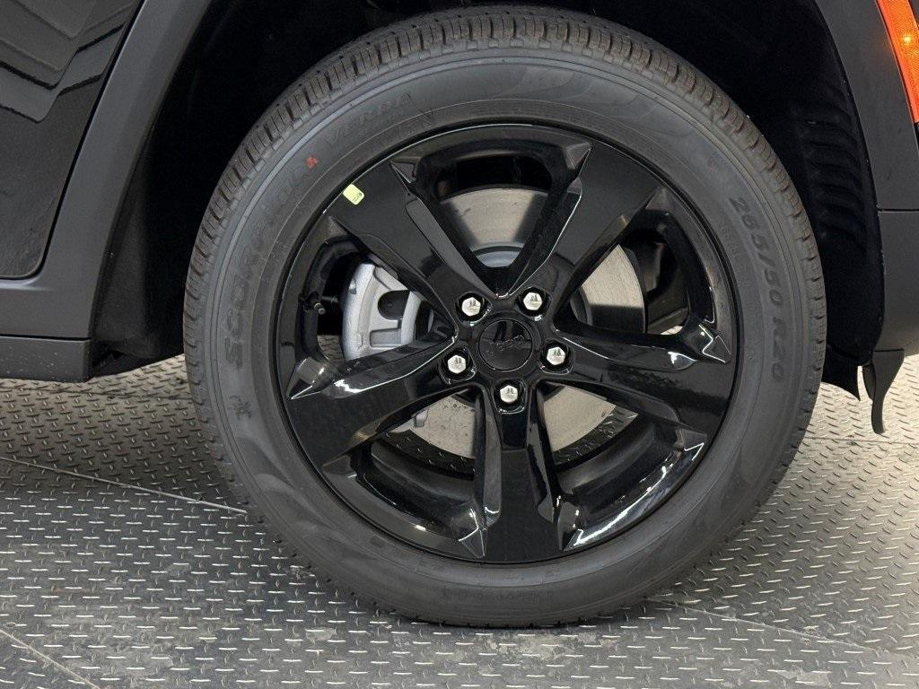 new 2025 Jeep Grand Cherokee L car, priced at $50,178