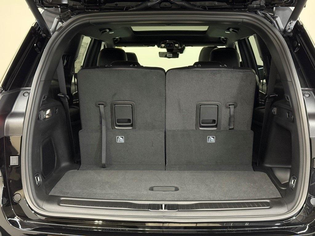 new 2025 Jeep Grand Cherokee L car, priced at $50,178