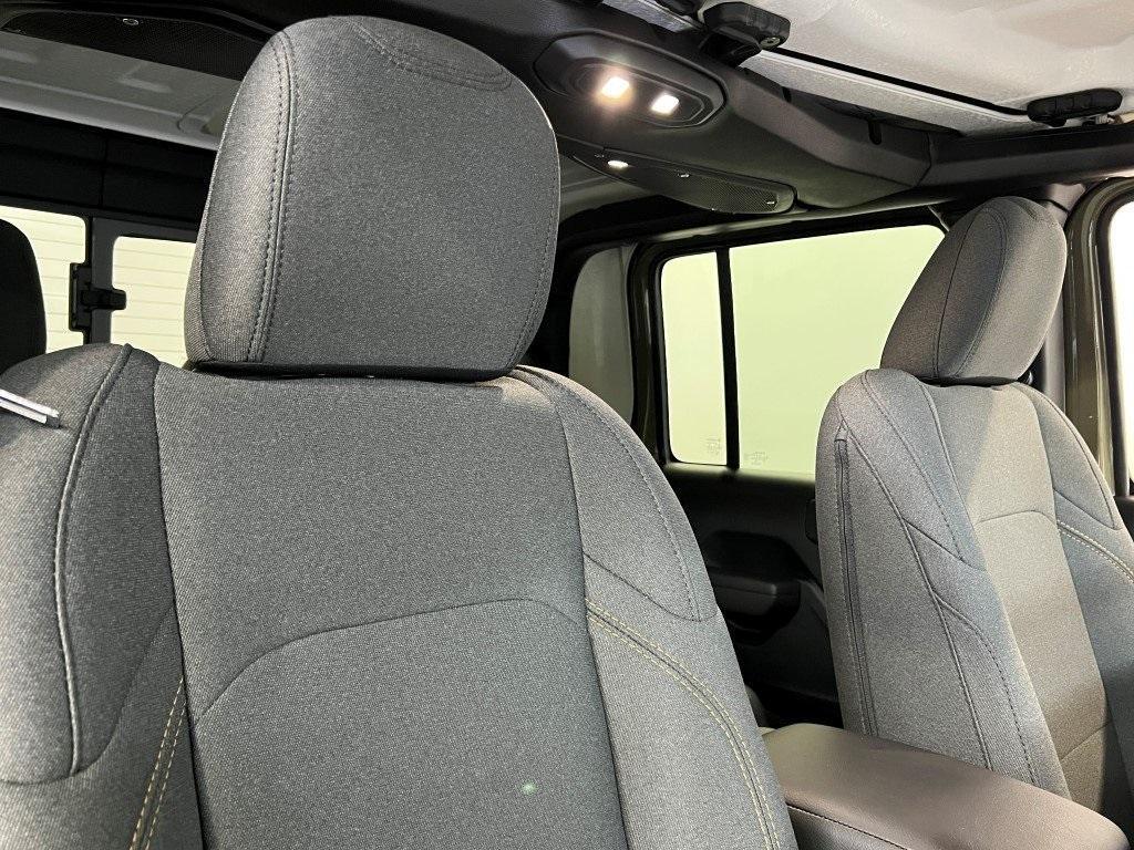 new 2025 Jeep Gladiator car, priced at $43,999