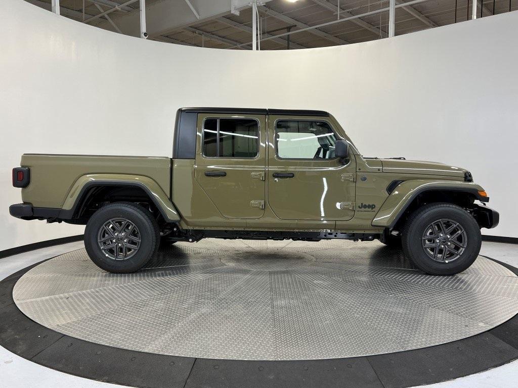 new 2025 Jeep Gladiator car, priced at $43,999