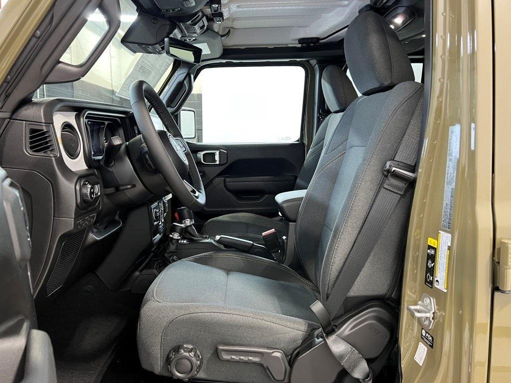 new 2025 Jeep Gladiator car, priced at $43,999