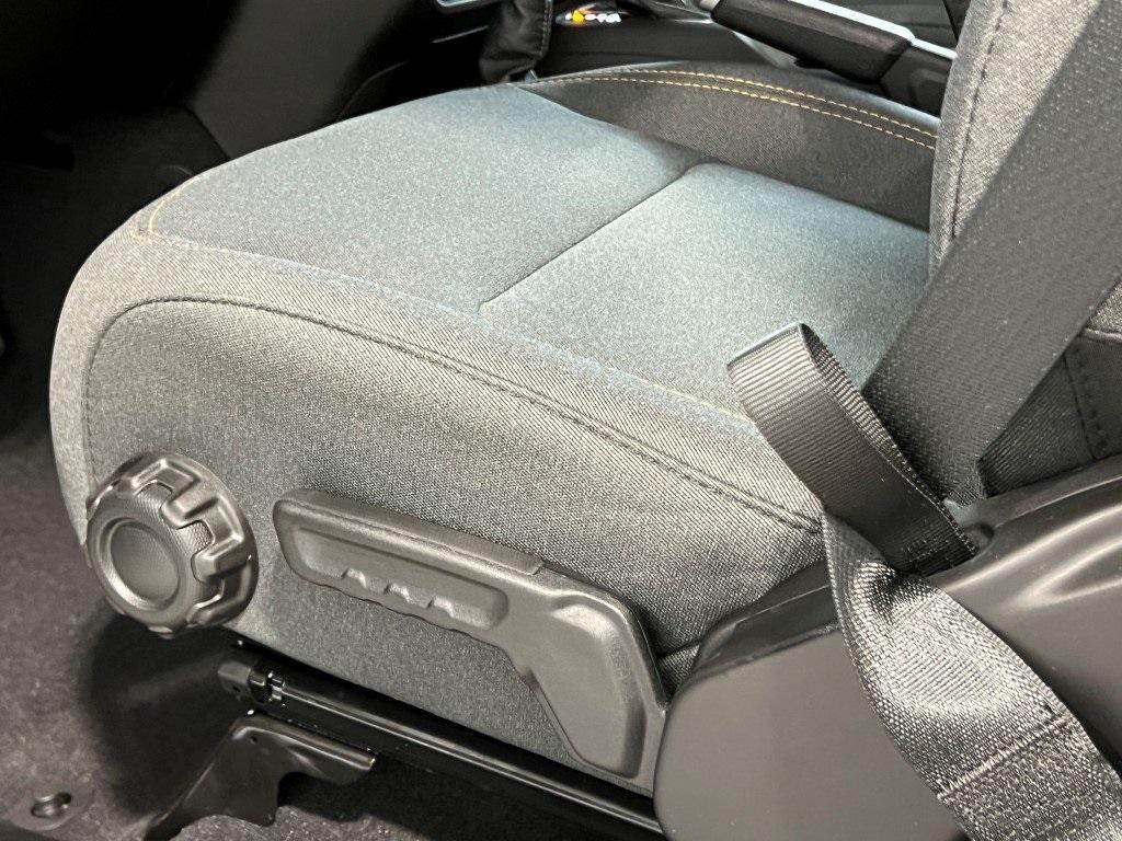 new 2025 Jeep Gladiator car, priced at $43,999