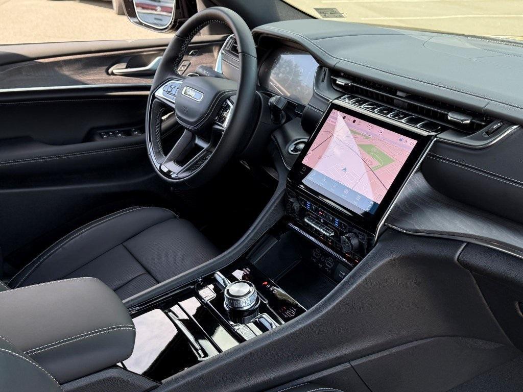 new 2025 Jeep Grand Cherokee car, priced at $57,261