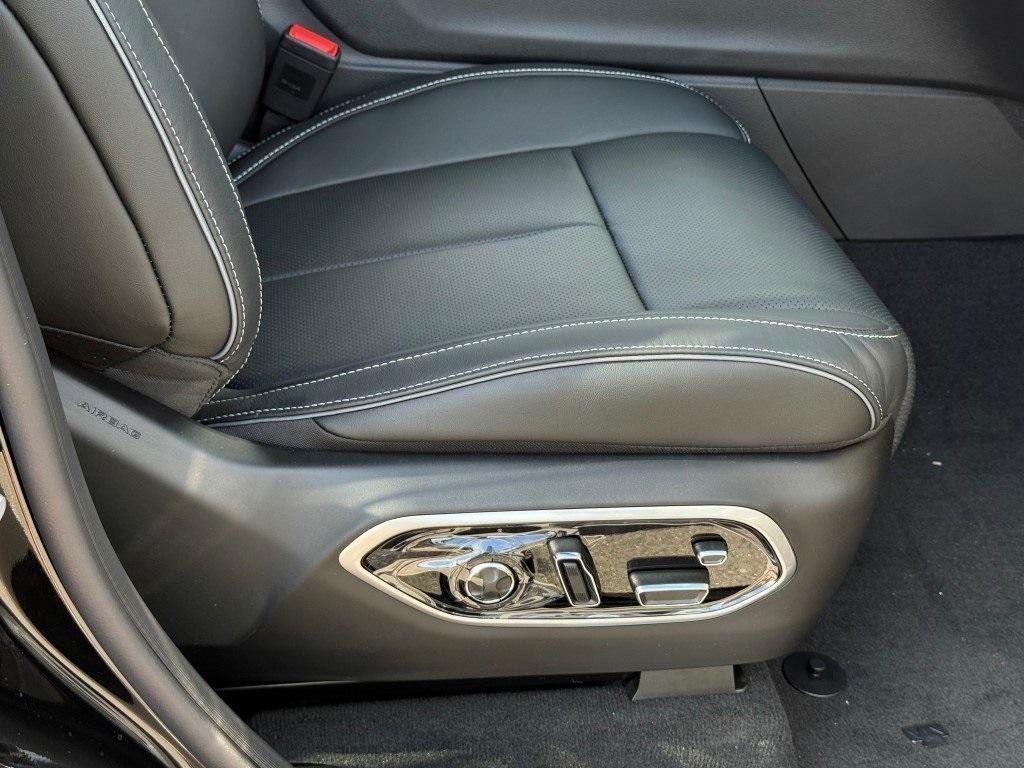 new 2025 Jeep Grand Cherokee car, priced at $57,261