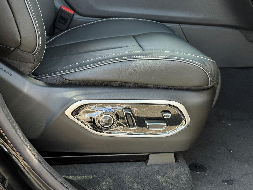 new 2025 Jeep Grand Cherokee car, priced at $57,261