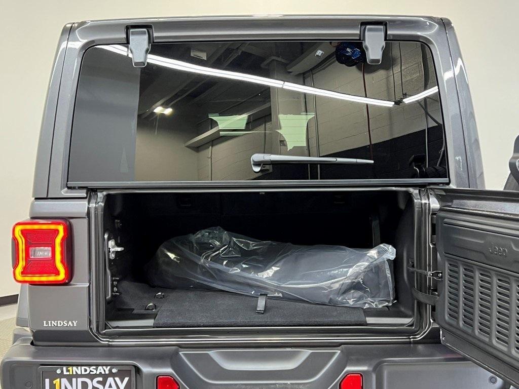 new 2025 Jeep Wrangler car, priced at $47,455
