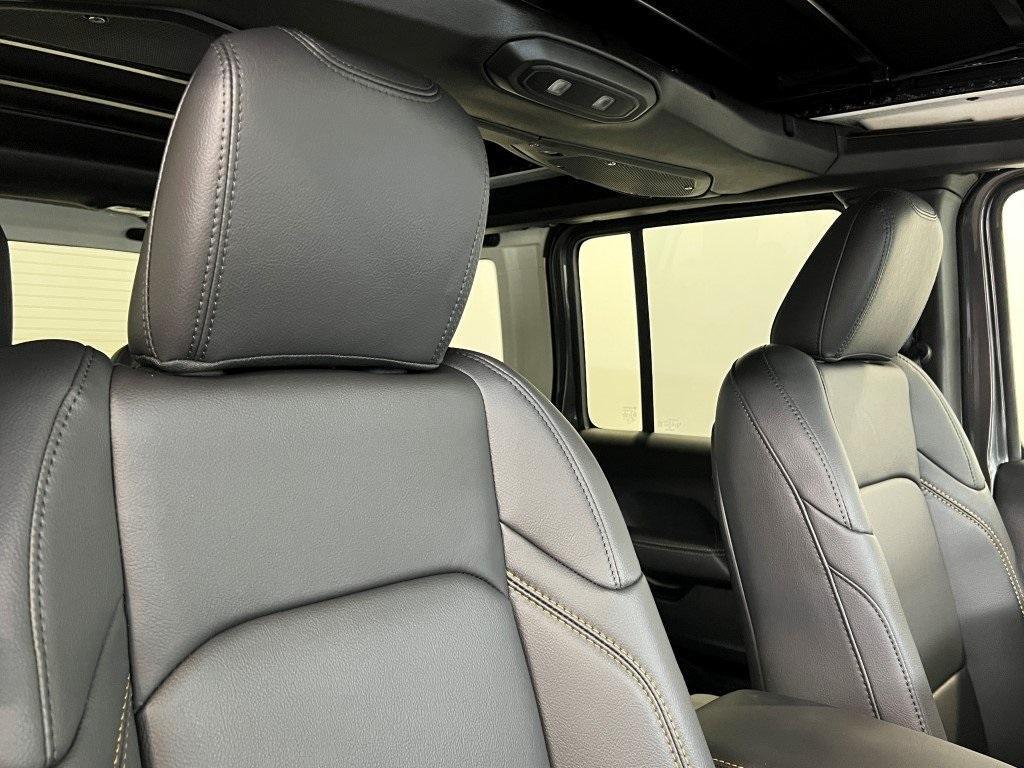 new 2025 Jeep Wrangler car, priced at $47,455