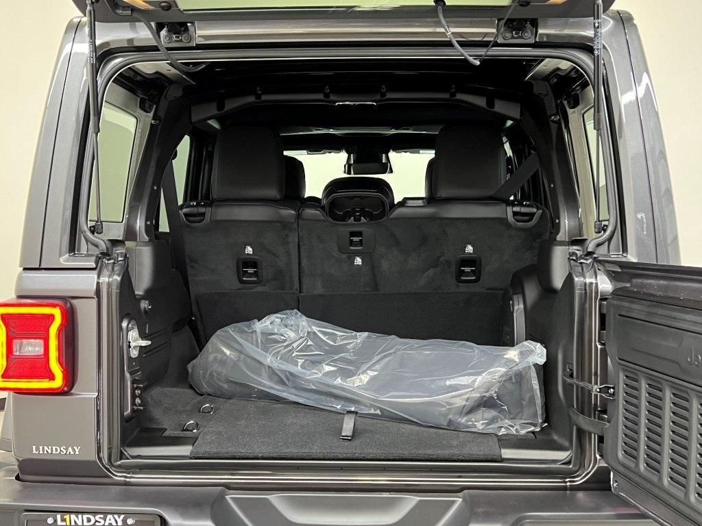 new 2025 Jeep Wrangler car, priced at $47,455