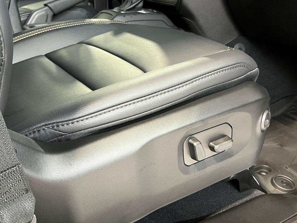 new 2025 Jeep Wrangler car, priced at $47,455