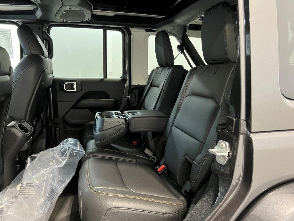 new 2025 Jeep Wrangler car, priced at $47,455