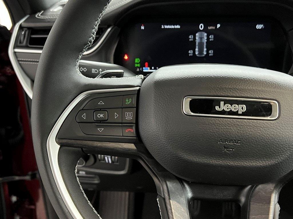 new 2025 Jeep Grand Cherokee car, priced at $47,862