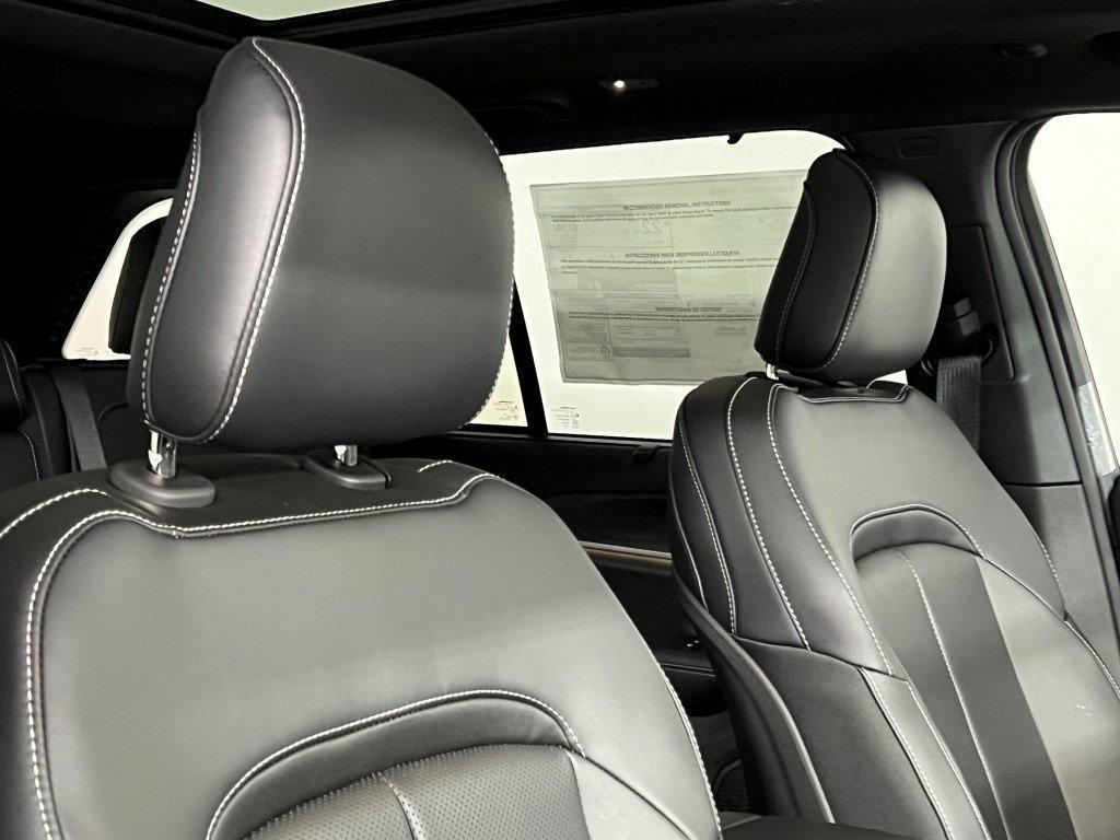 new 2025 Jeep Grand Cherokee car, priced at $47,862
