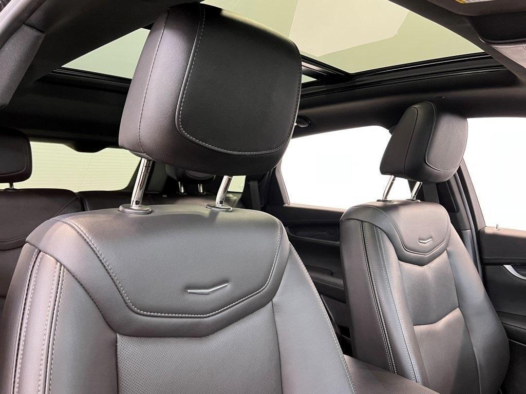 used 2022 Cadillac XT5 car, priced at $32,300